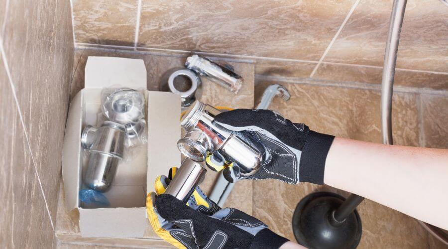 Professional gutter cleaning in Saratoga, WY
